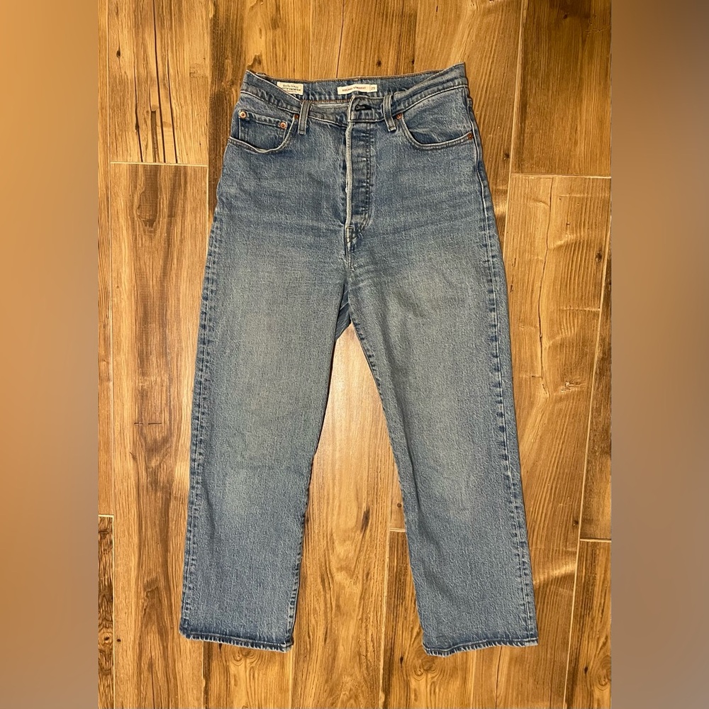 Levi’s premium ribcage straight